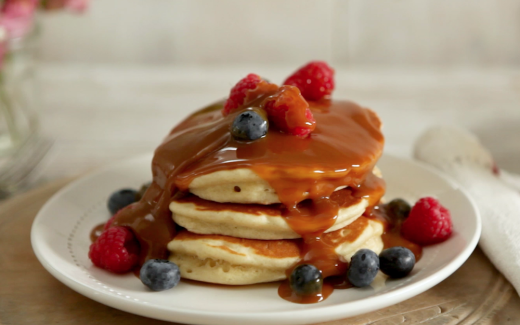 American Pancakes with Toffee Apple Sauce