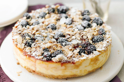 Berry Crumble Cheesecake