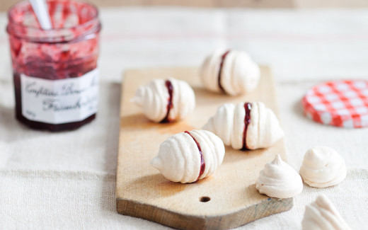 Little Raspberry Meringue Mouthfuls