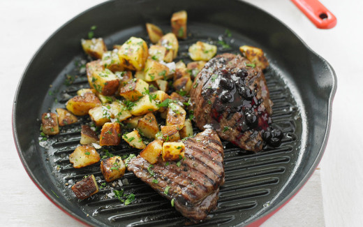 Venison Steaks with Blackcurrant Sauce