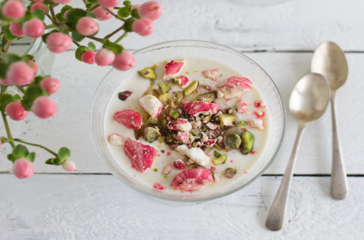 Rhubarb and pistachio Eton Mess sundae