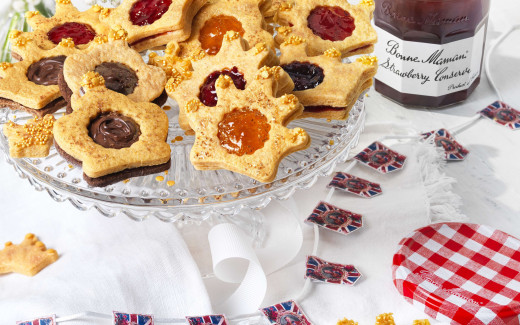 Glittering Shortbread Crowns