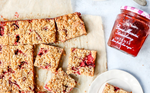 Strawberry and Apple Crumble Bars
